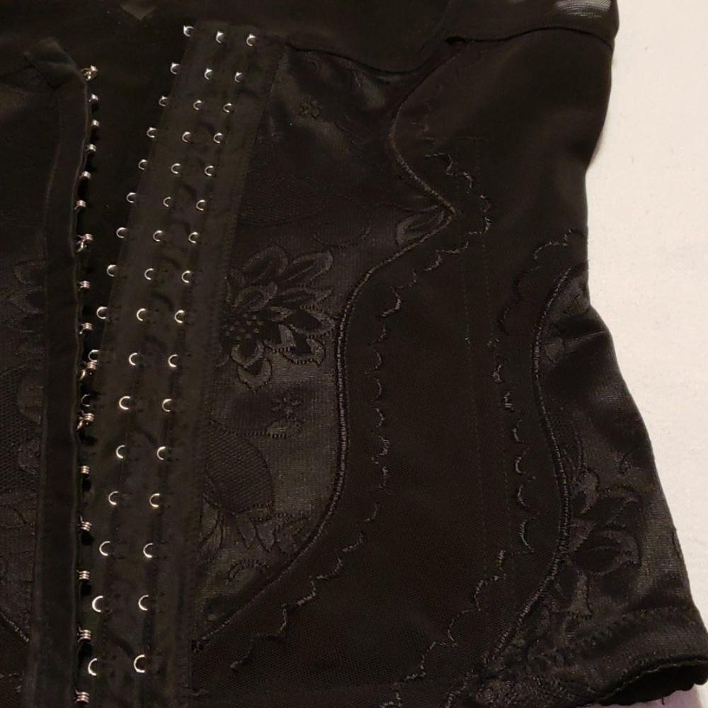 Body Shaper - Picture 3 of 6